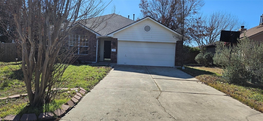 107 Helen Cv - Photo 1