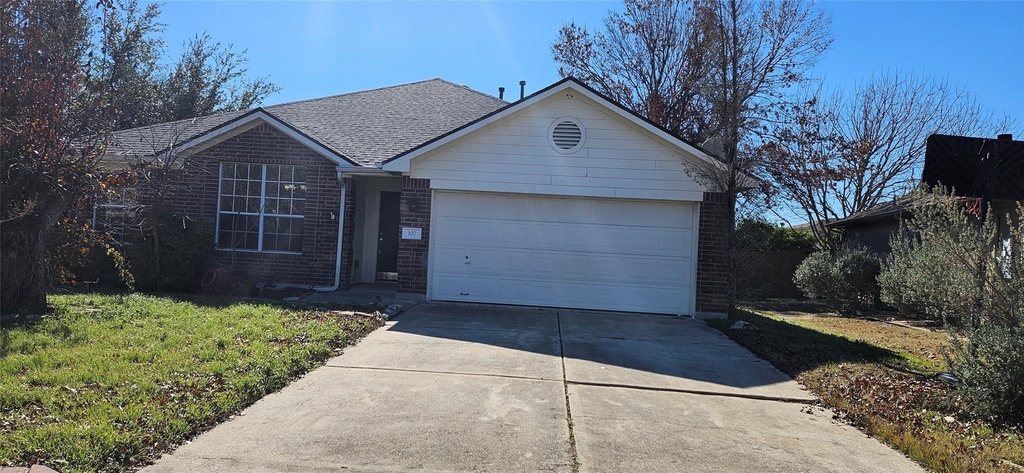 107 Helen Cv - Photo 0