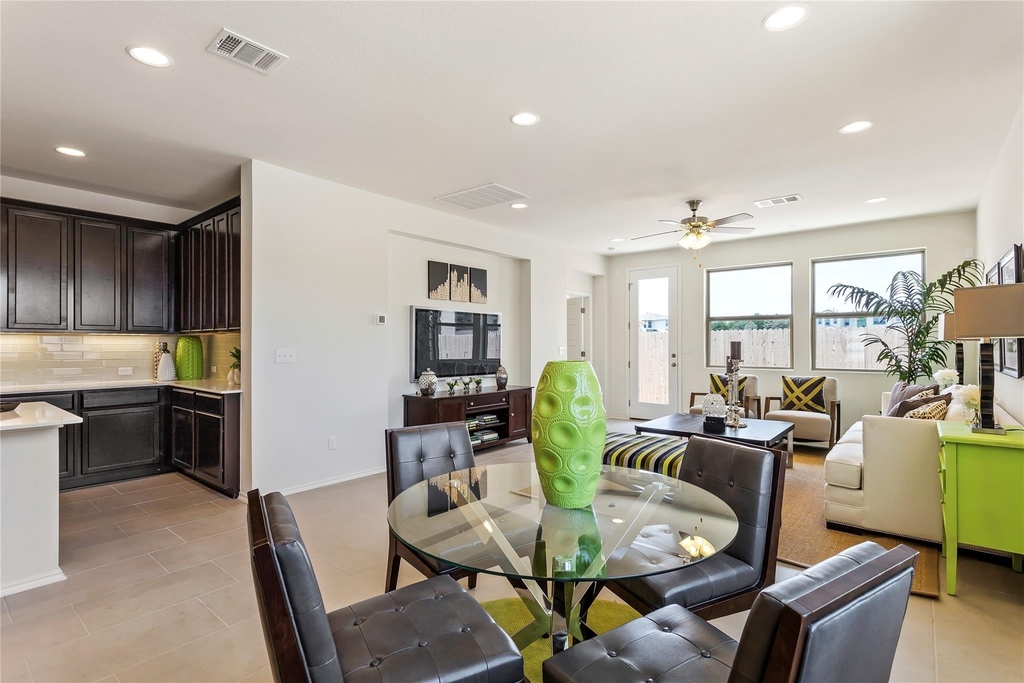 9105 White Coral Dr - Photo 6