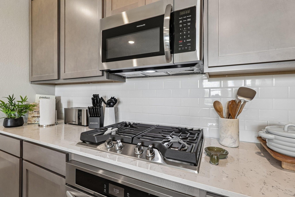8112 Turning Leaf Cir - Photo 12