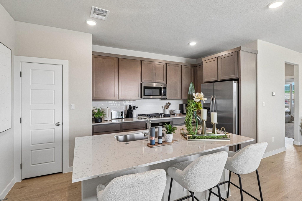 8112 Turning Leaf Cir - Photo 1