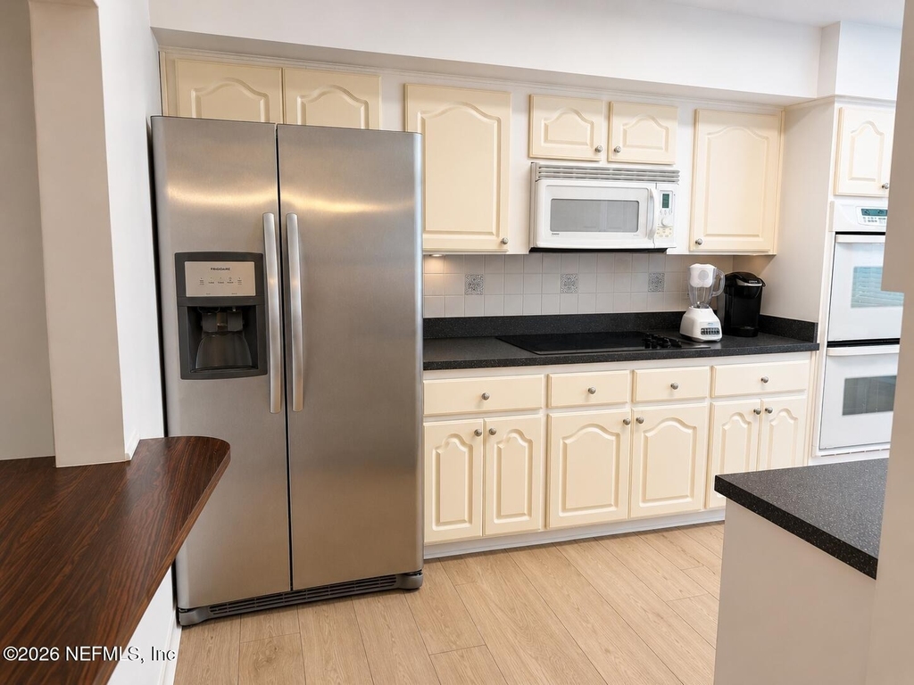 4512 Hartman Road - Photo 6