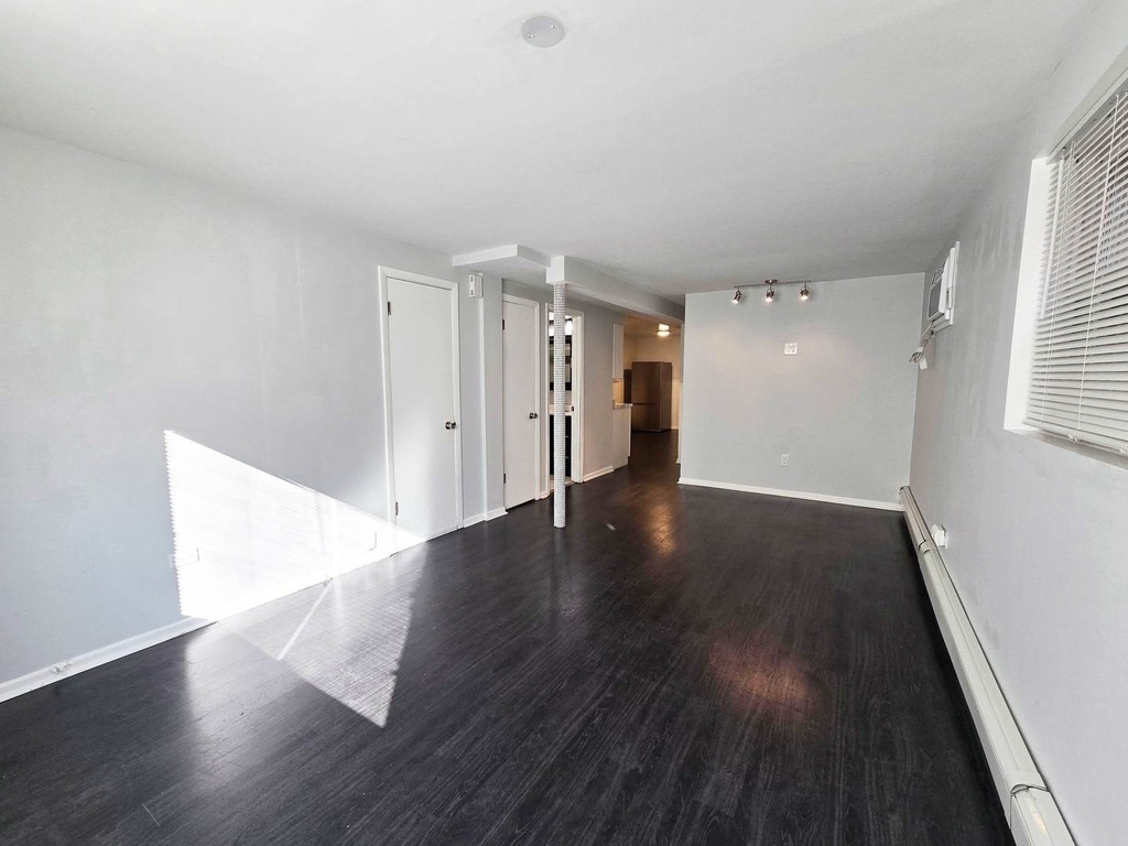 5972 S Archer Avenue - Photo 3