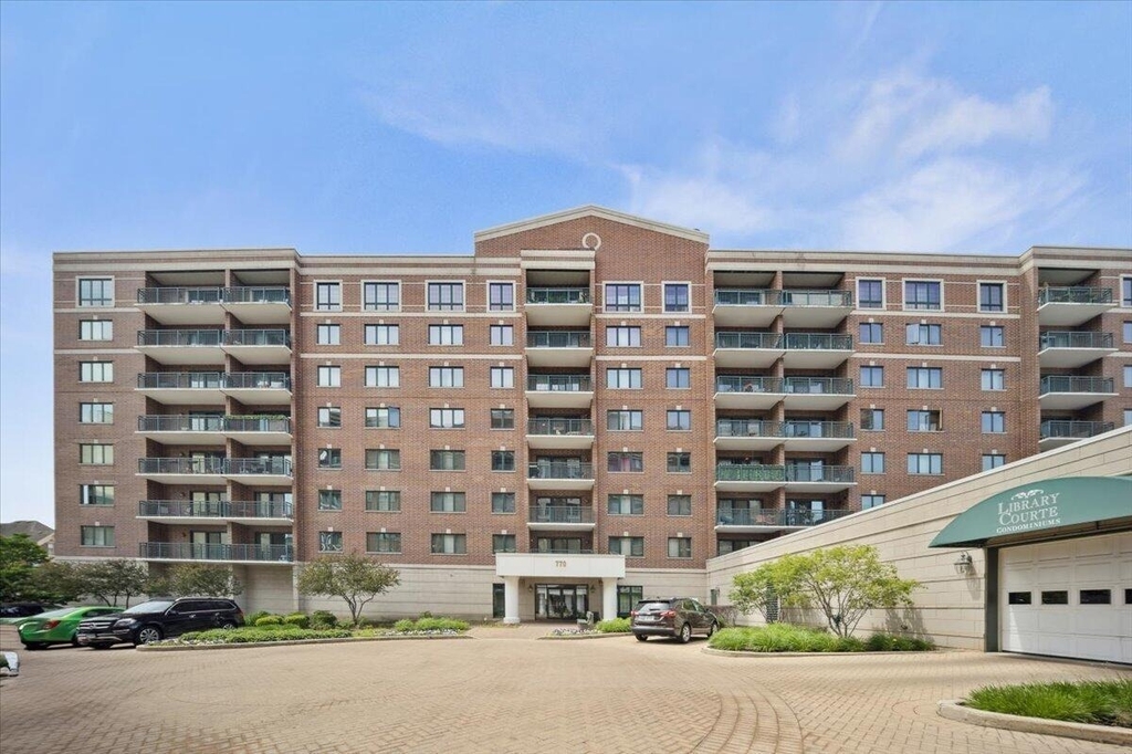 770 Pearson Street - Photo 0