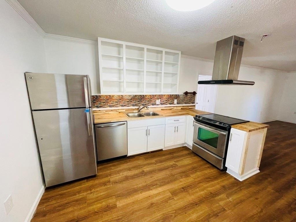1033 Highway 155 N - Photo 4