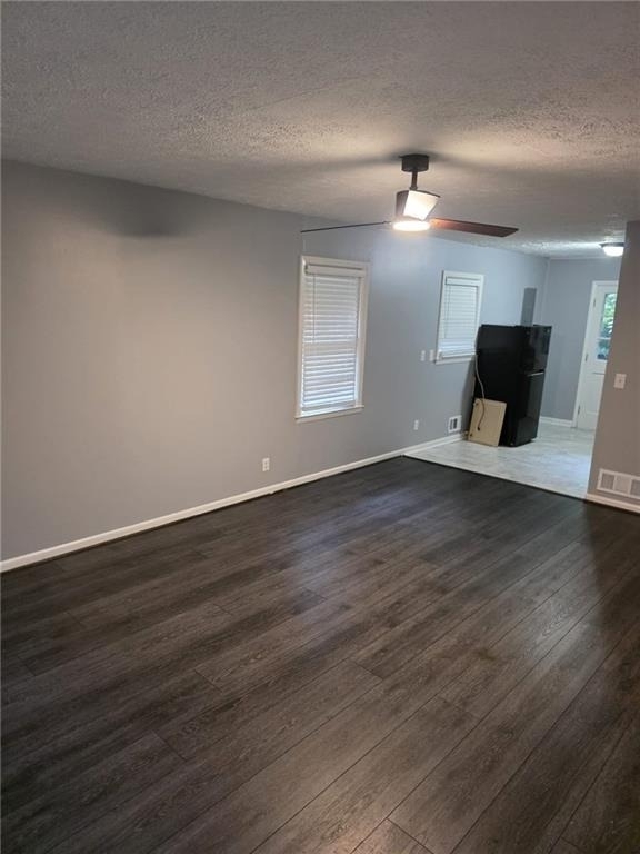 853 Rowland Street - Photo 2