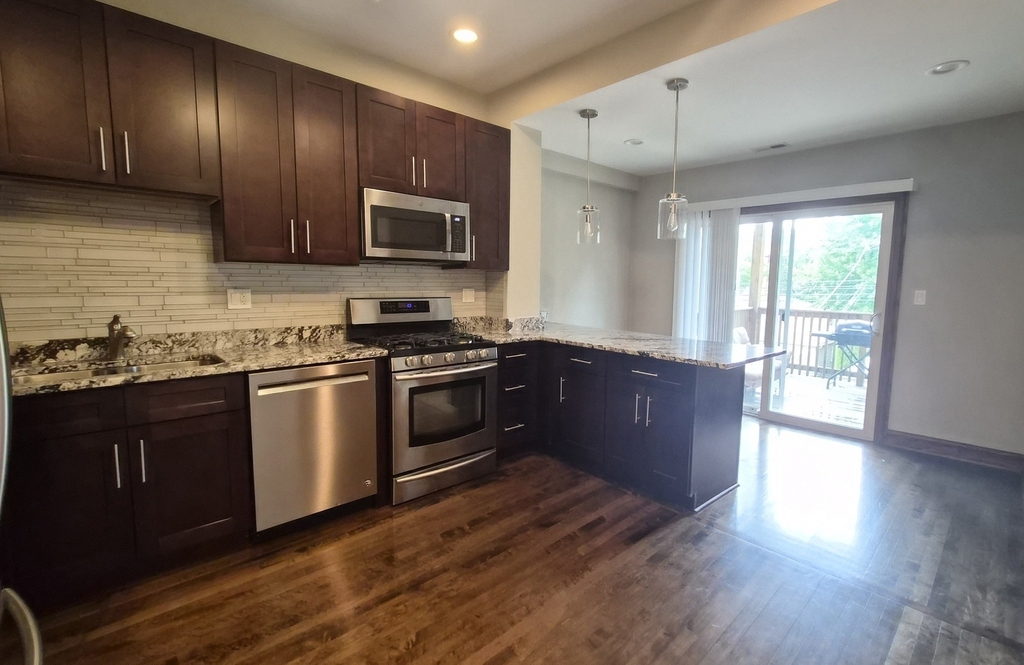 3238 N Hamlin Avenue - Photo 1