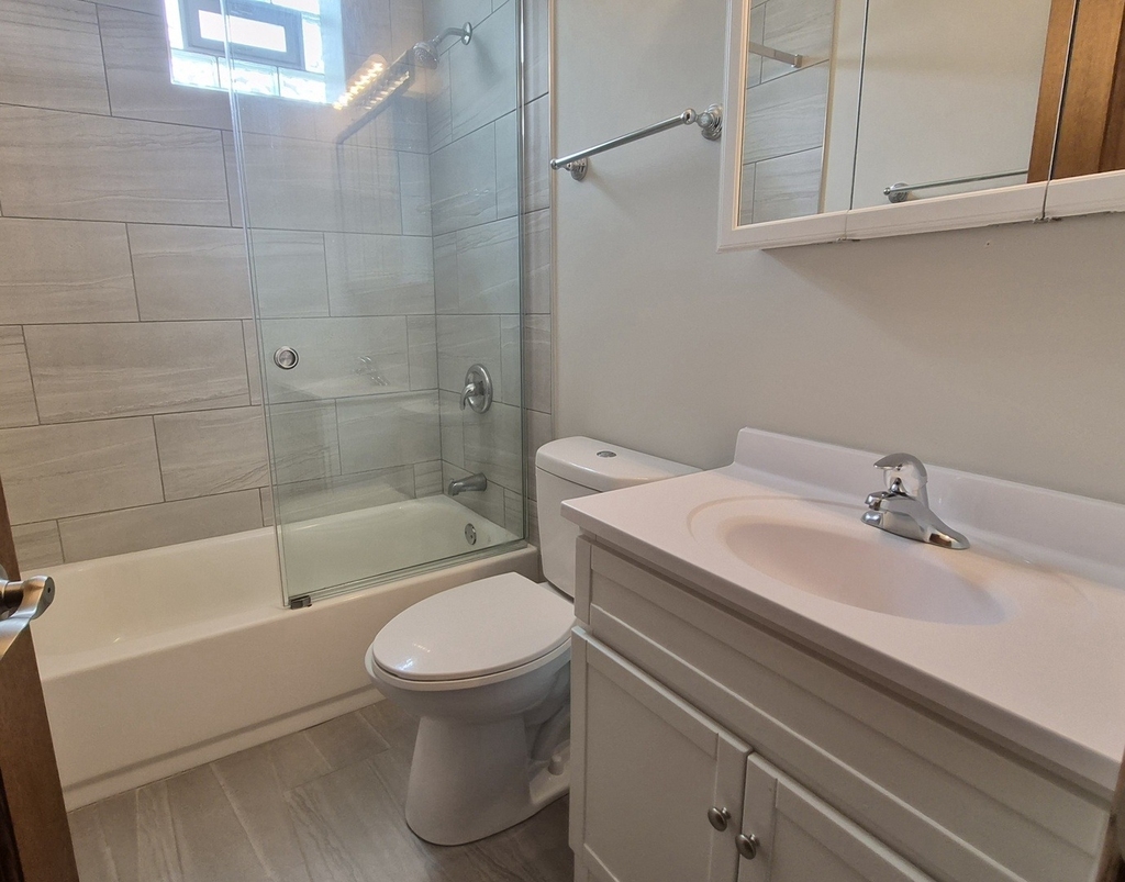 3238 N Hamlin Avenue - Photo 8