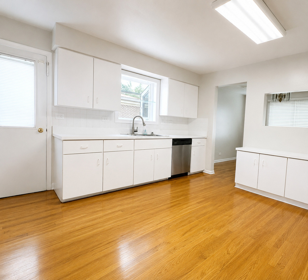 7011 N Hamlin Avenue - Photo 1