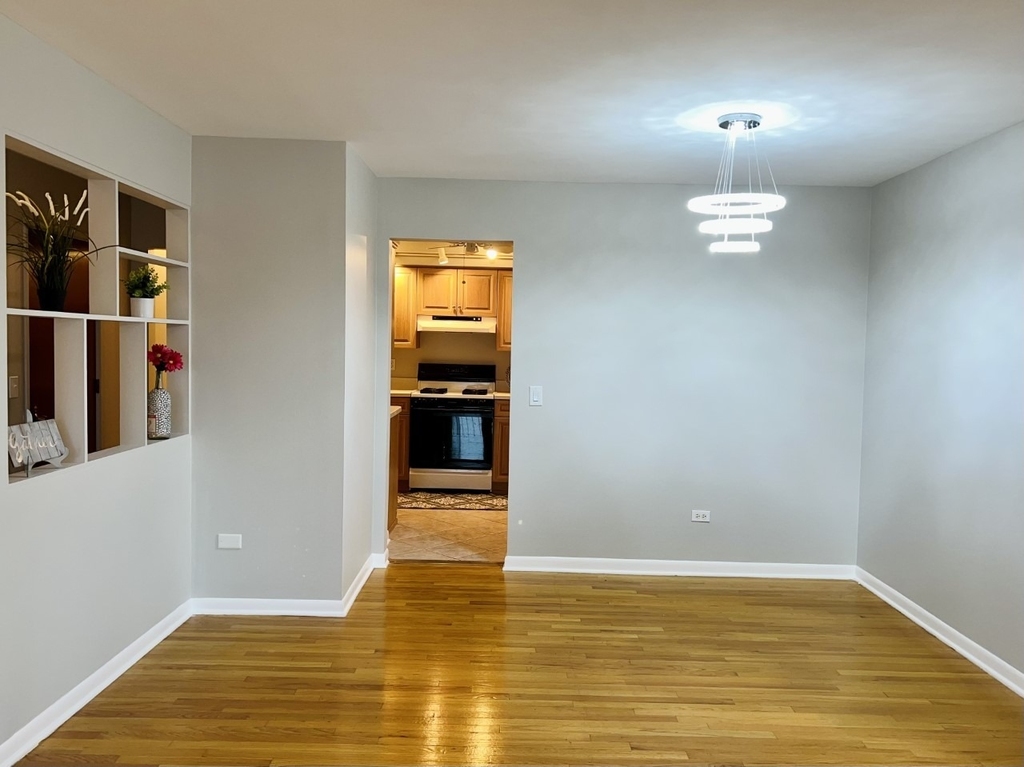 205 W Miner Street - Photo 2