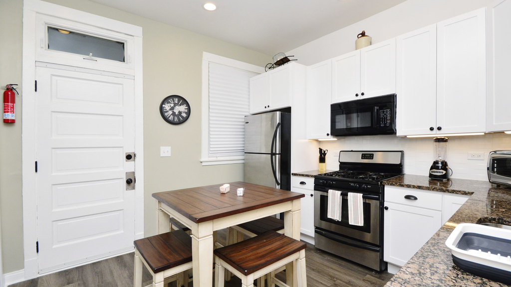 2904 W Diversey Avenue - Photo 7