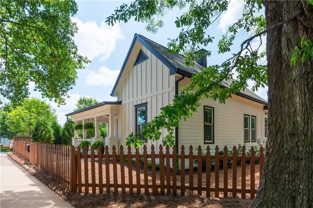 1129 Sanders Avenue Se - Photo 9