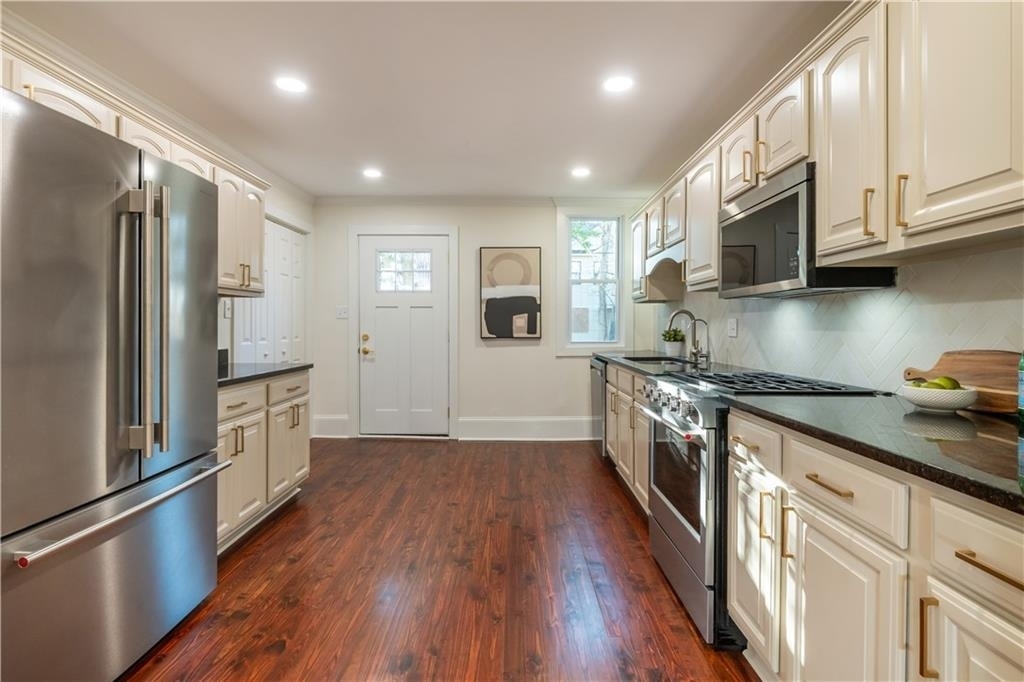 1129 Sanders Avenue Se - Photo 24