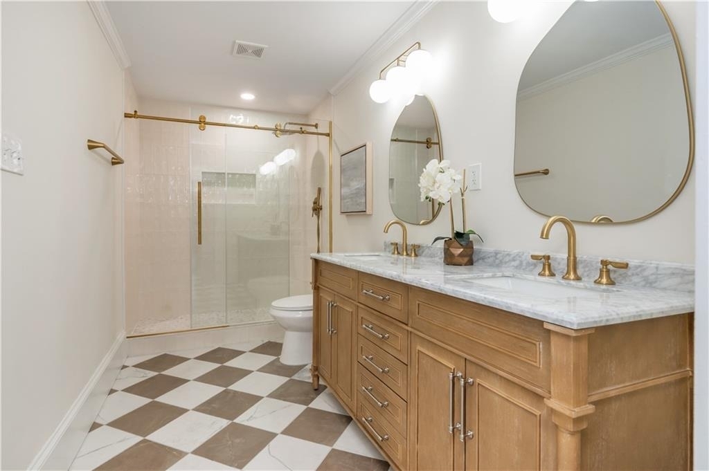 1129 Sanders Avenue Se - Photo 4