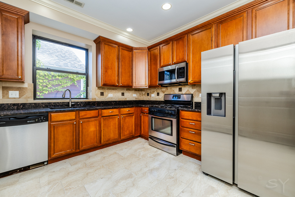 1367 E 64th Street - Photo 23