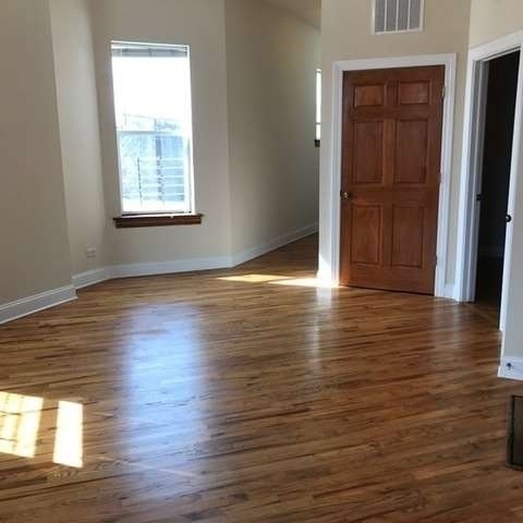 1326 N Maplewood Avenue - Photo 2