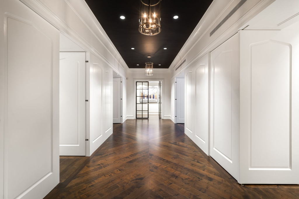 220 E Walton Place - Photo 1