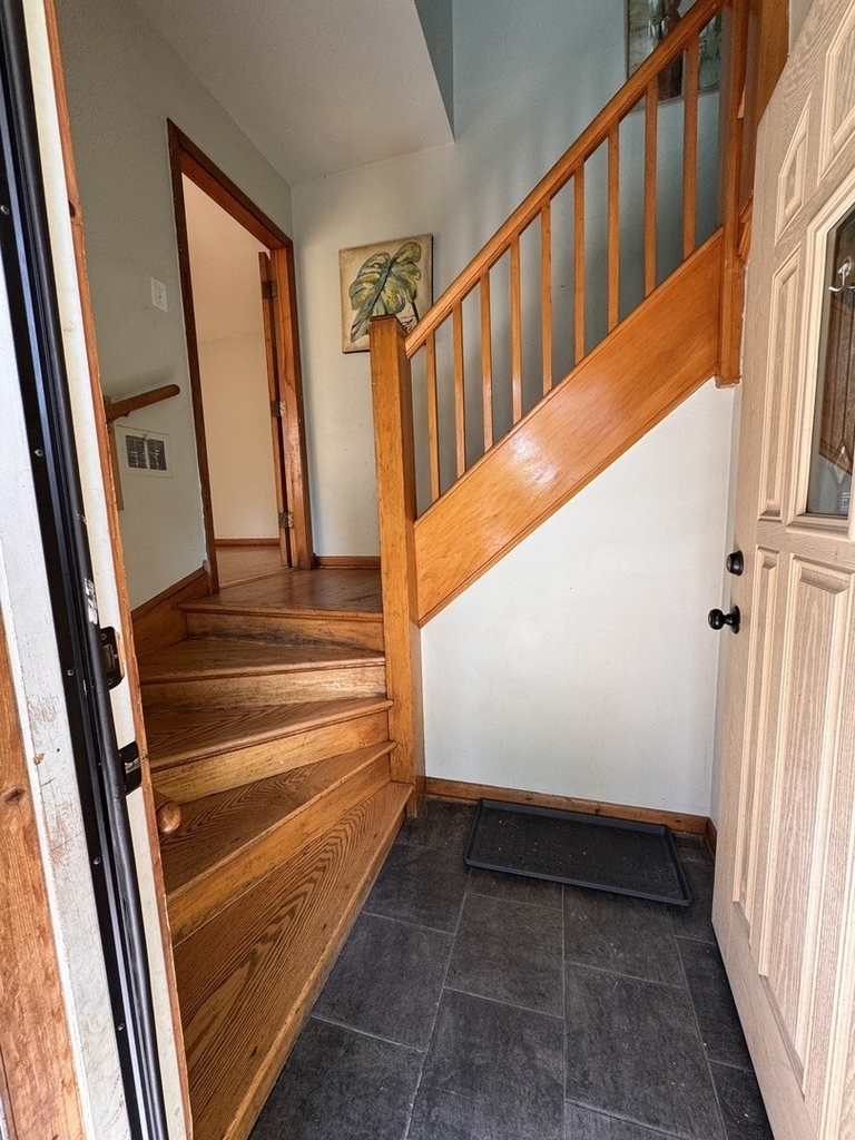 706 E 106th Street - Photo 1