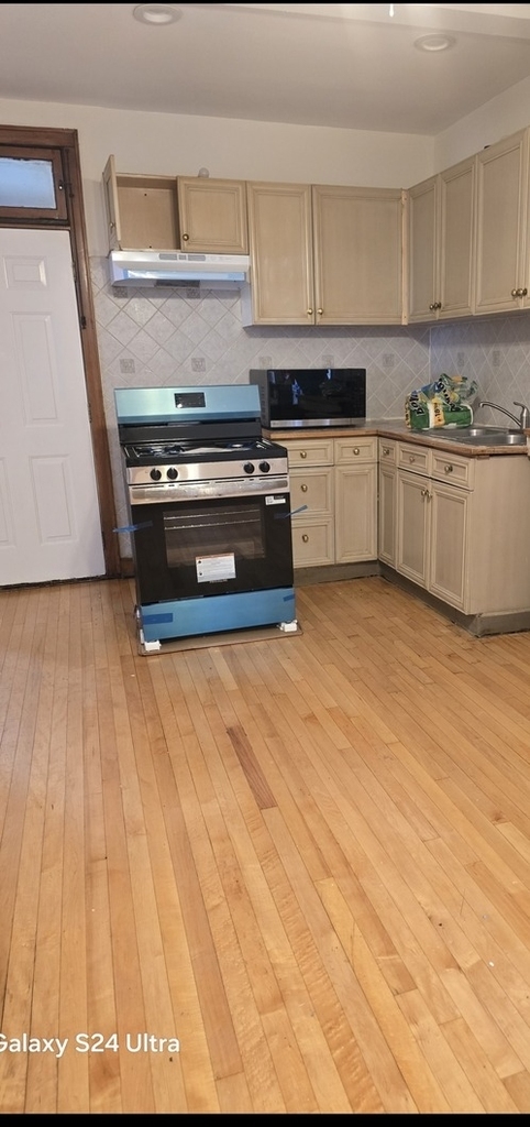 5010 W Henderson Street - Photo 2