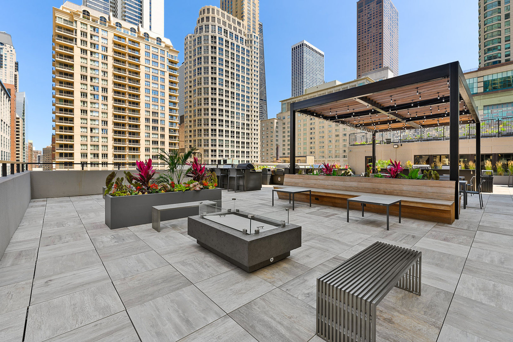 30 E Huron Street - Photo 17