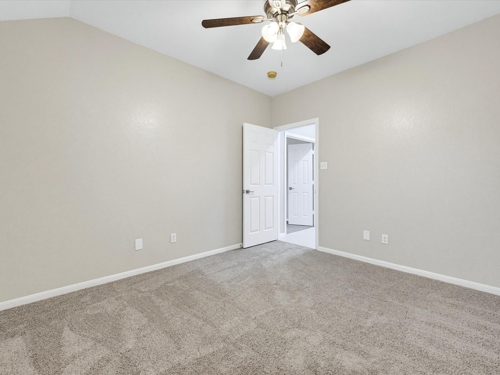 4619 Schiller Park Lane - Photo 17