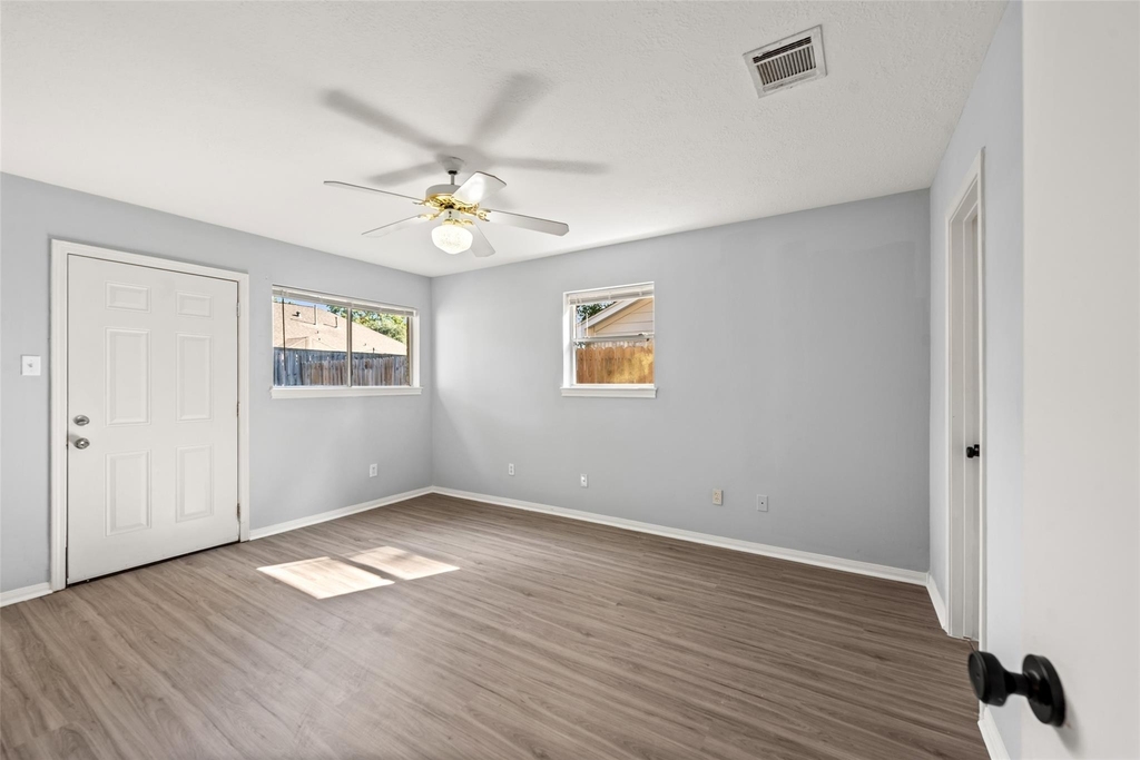 1727 Hazelwood Street - Photo 15