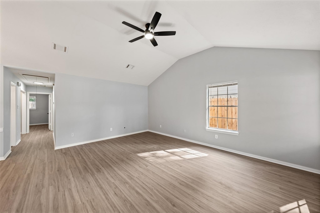 1727 Hazelwood Street - Photo 6