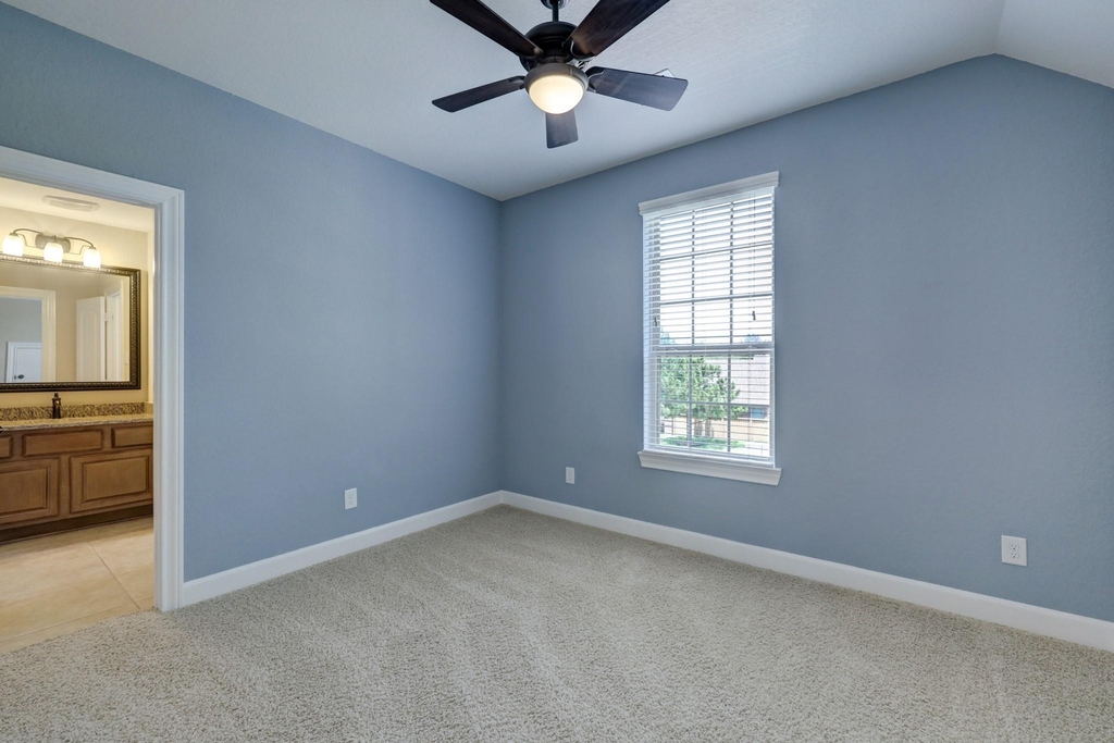 26803 Longleaf Valley Drive - Photo 24
