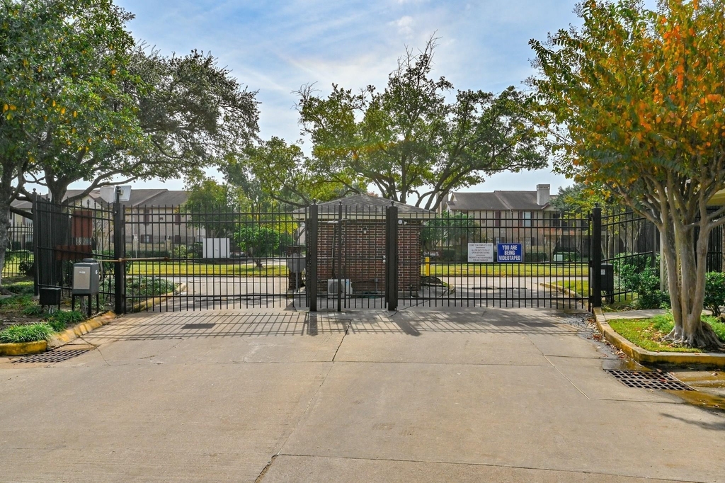 8055 Cambridge Street - Photo 2