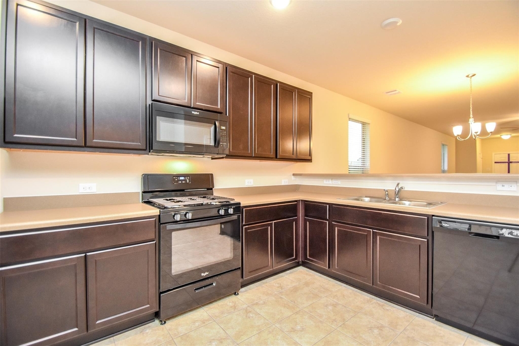 2431 Concord Terrace - Photo 18