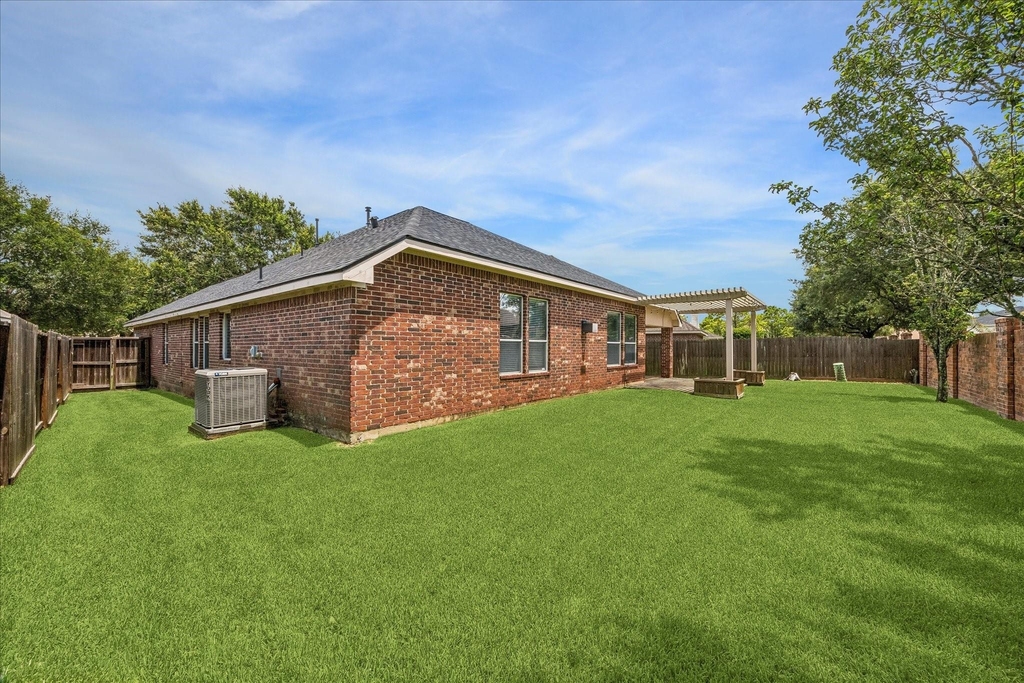 2821 Chinaberry Park Lane - Photo 16