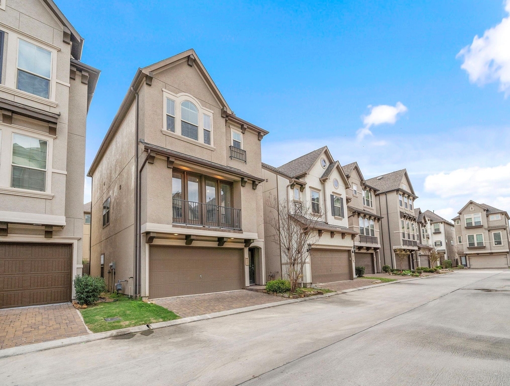 1510 Brayson Oaks Place - Photo 1