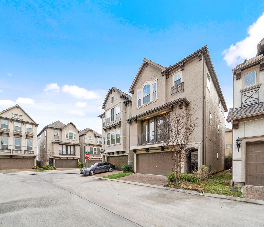 1510 Brayson Oaks Place - Photo 2