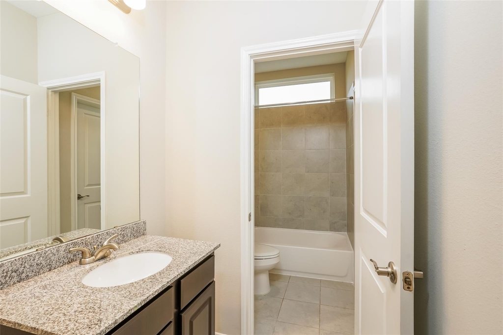 651 Lakeland Circle - Photo 10