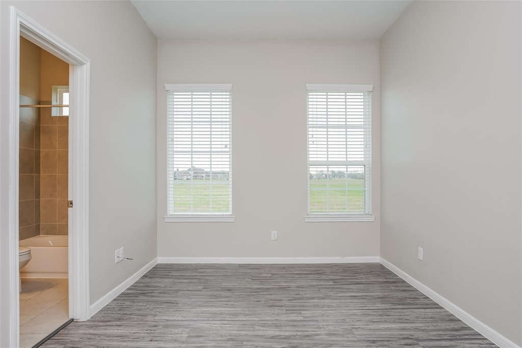 651 Lakeland Circle - Photo 9