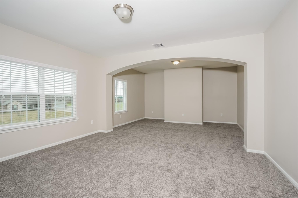 651 Lakeland Circle - Photo 4