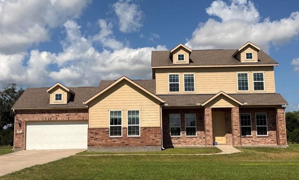 651 Lakeland Circle - Photo 0