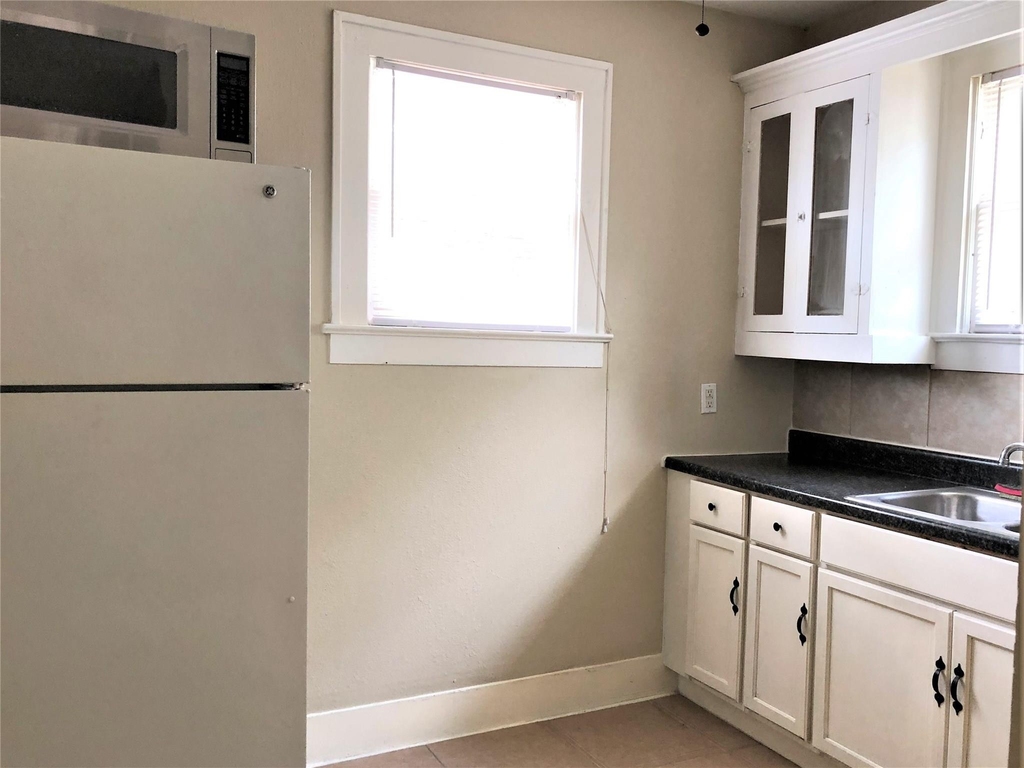 714 N 1st Street - Photo 5