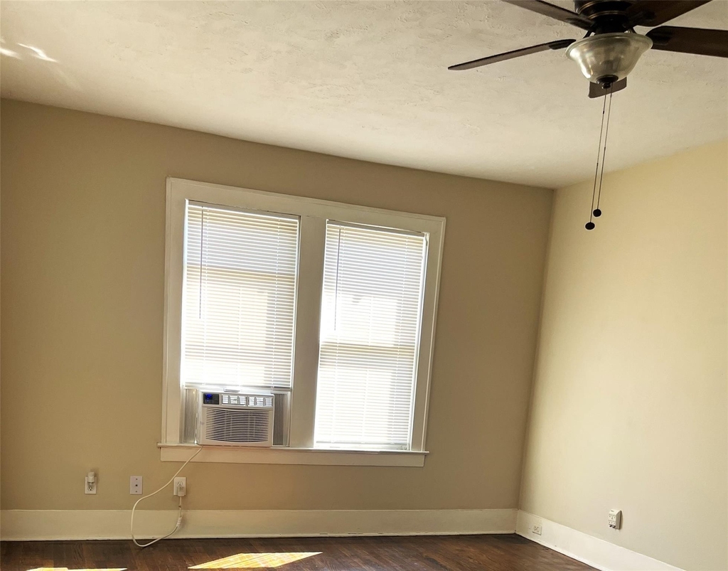 714 N 1st Street - Photo 2