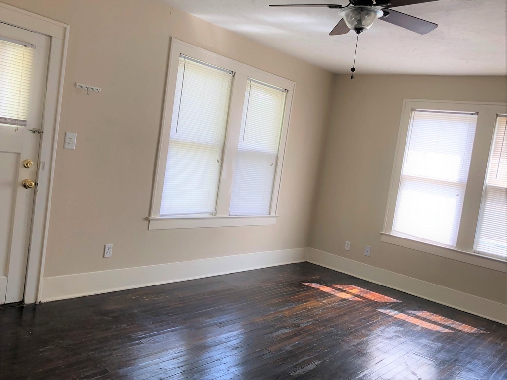 714 N 1st Street - Photo 1