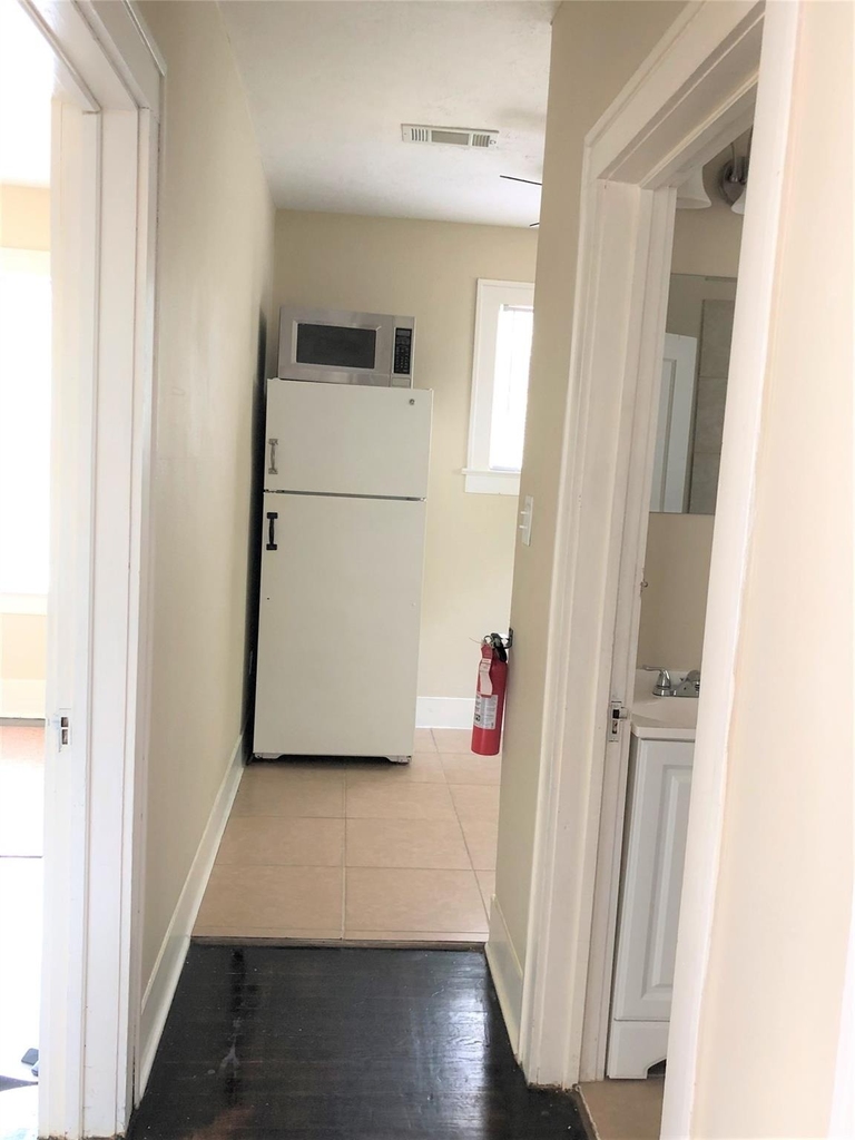 714 N 1st Street - Photo 8