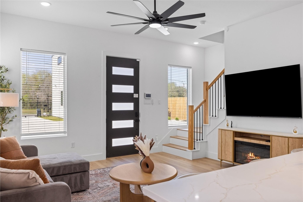 9019 Comal Street - Photo 14