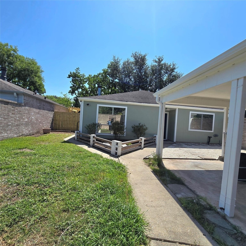 3535 Upfield Drive - Photo 3