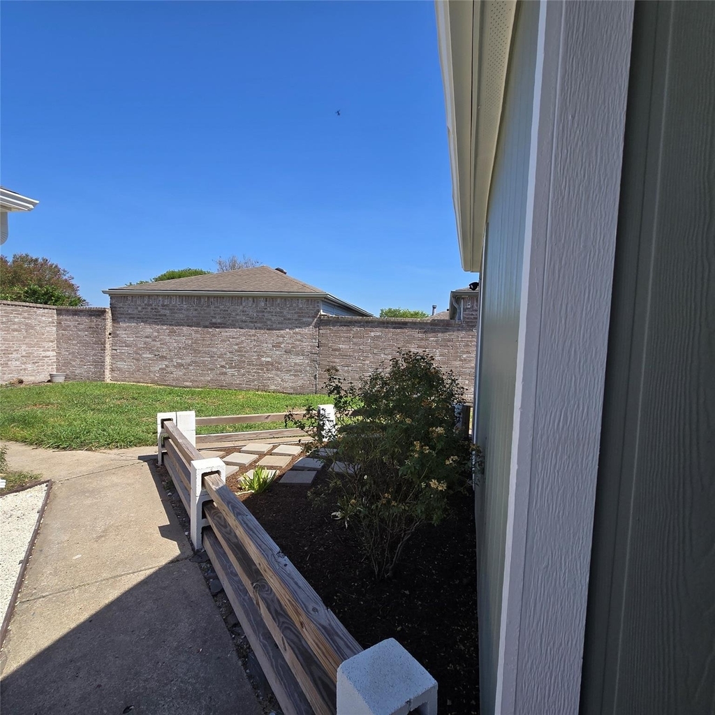 3535 Upfield Drive - Photo 2
