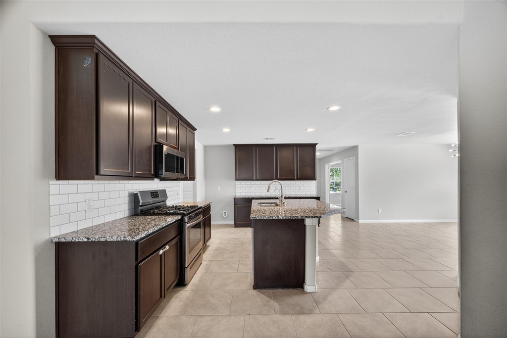 718 Harvest Bluff Drive - Photo 7