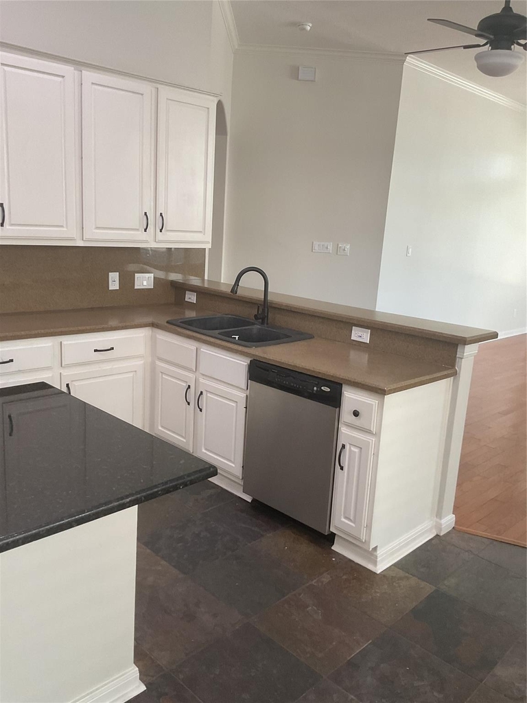 12110 Shadowpoint Drive - Photo 13