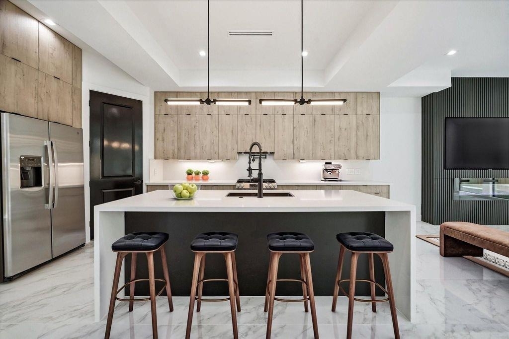 4710 Sharon Street - Photo 2