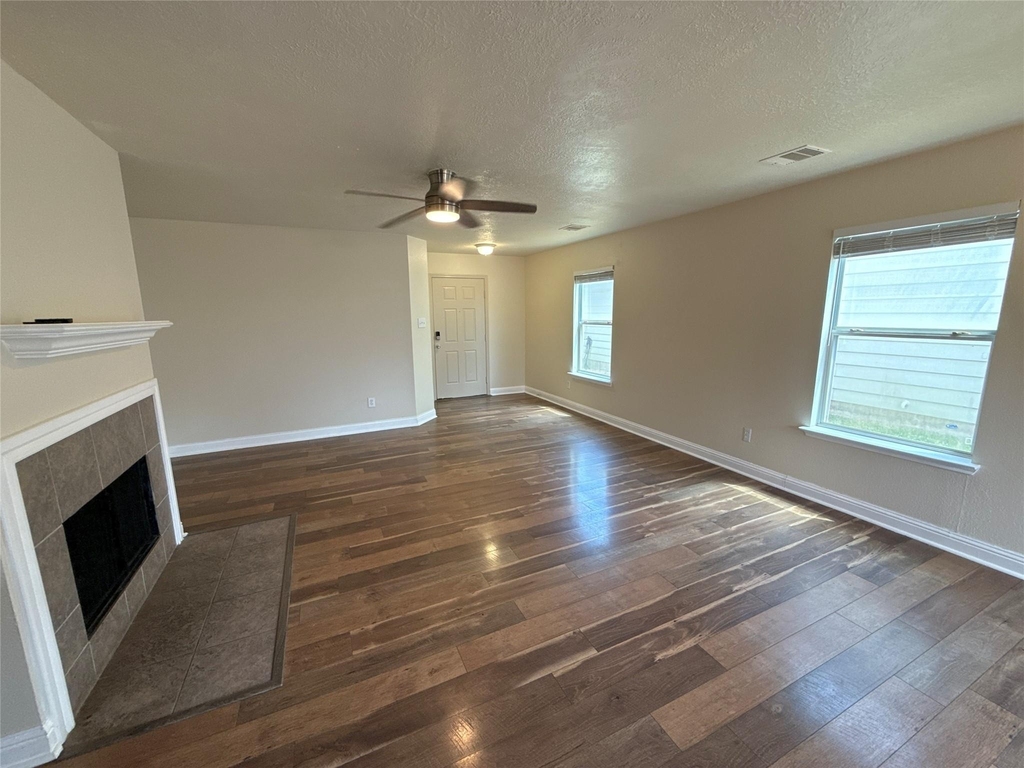 3115 Ribbon Creek Way - Photo 2