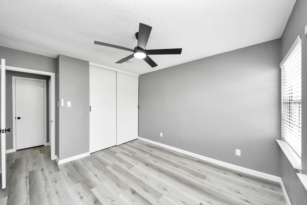 6281 Ludington Drive - Photo 38