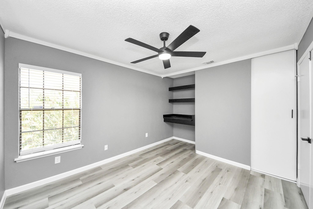 6281 Ludington Drive - Photo 20